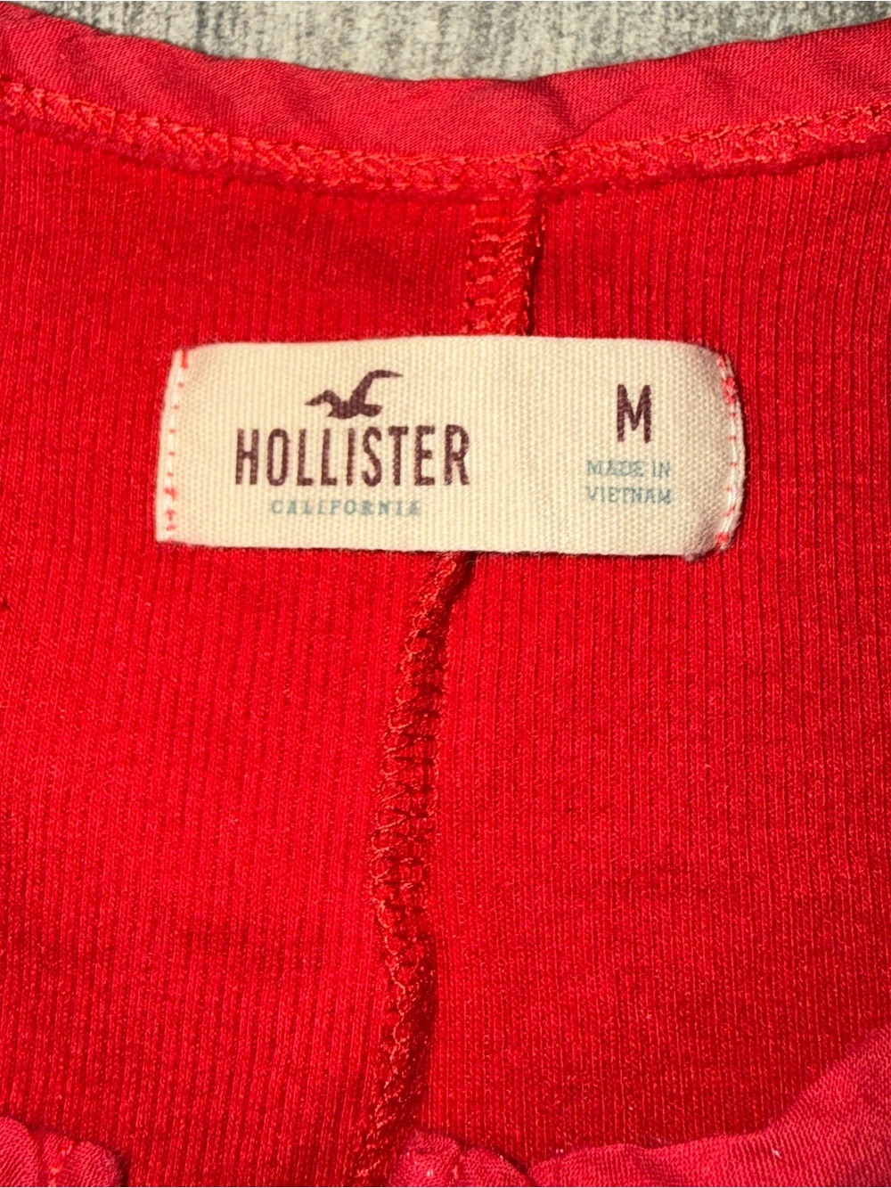 Hollister Henley Top Women’s M Red Y2K V-Neck Fitted Long Sleeves Retro - Picture 3 of 8